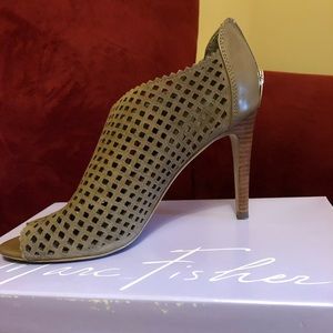 Marc Fisher shoe